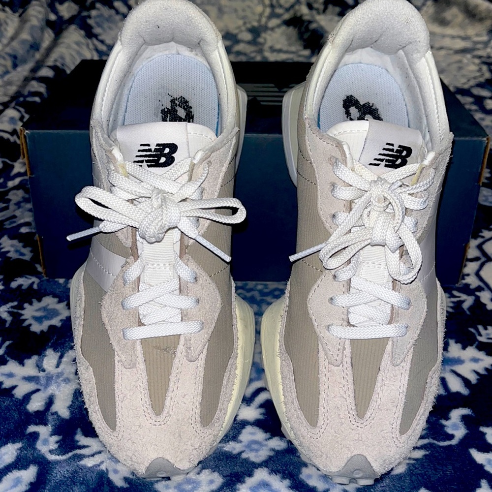 New Balance 327 white/beige unisex Size W6.5/M5